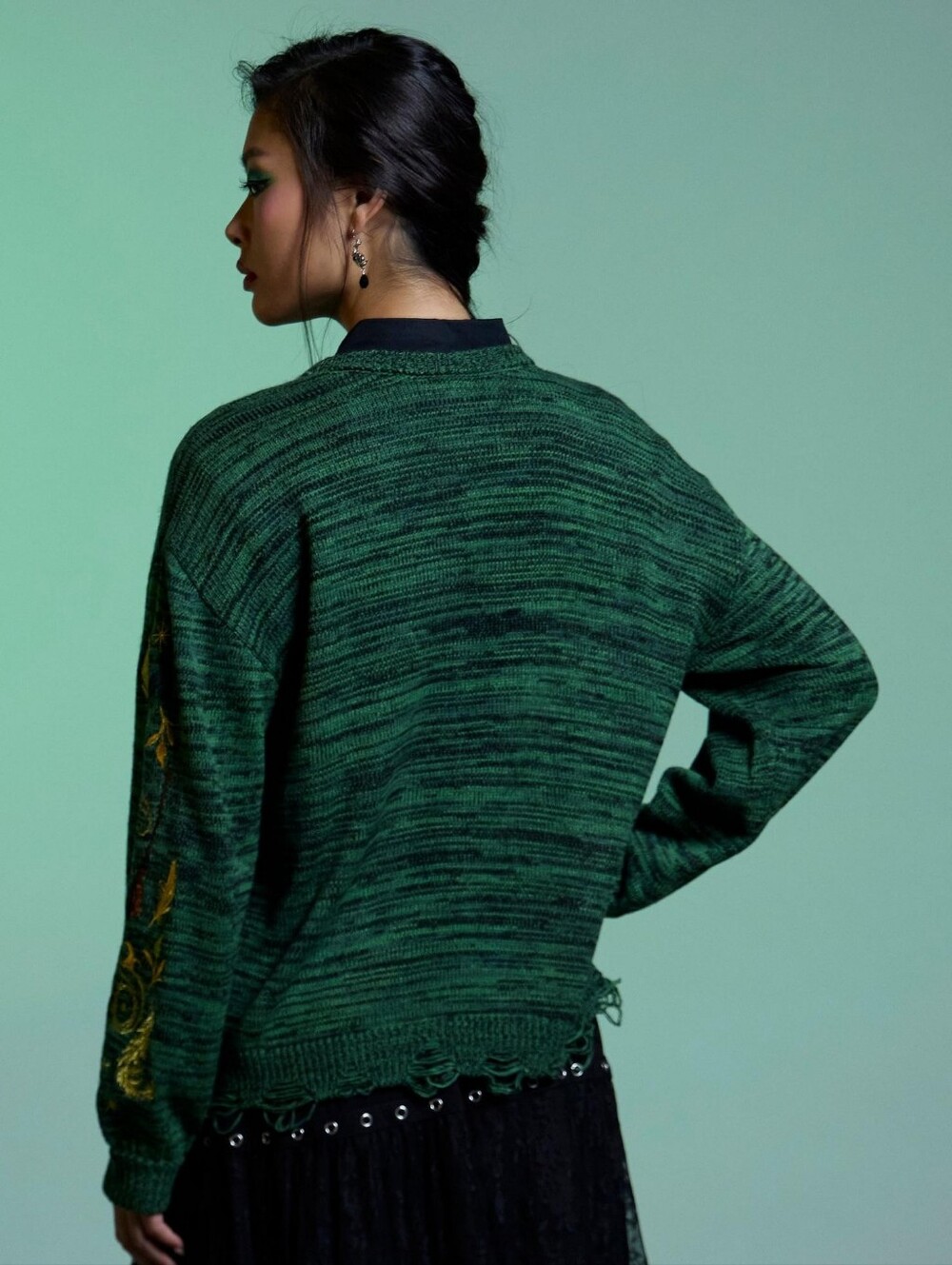 Her Universe Elphaba Wicked Embroidered Sweater Size Large - Picture 3 of 8